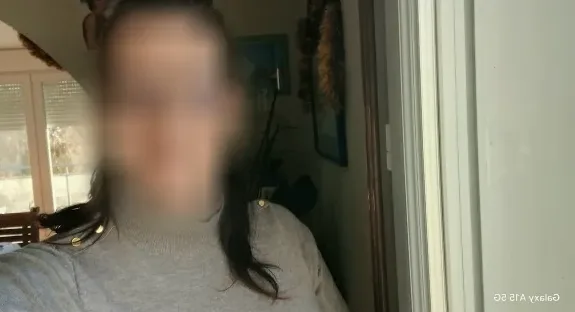Andrea, 33