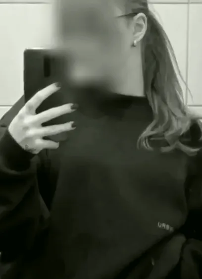 Corinna, 19