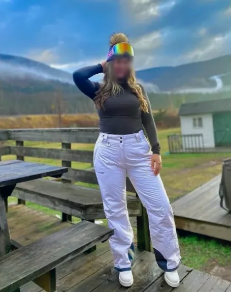 Elena, 37