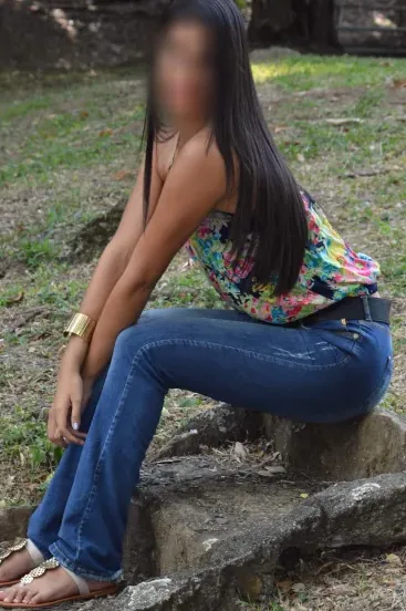 Emilia, 31