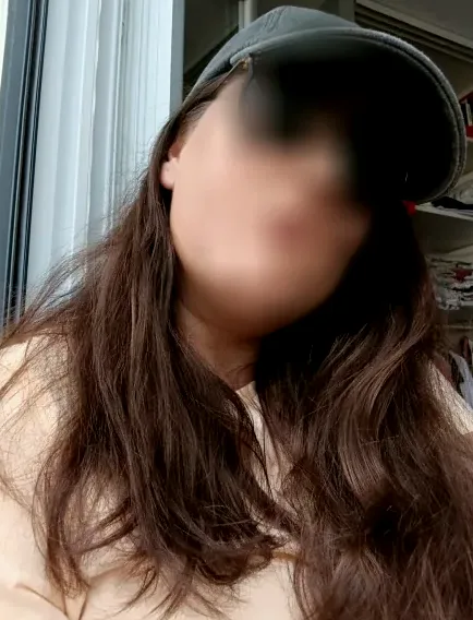 Emily, 32