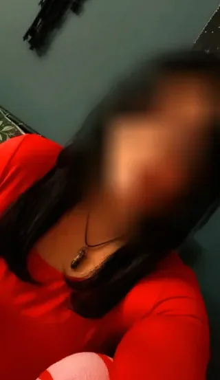 Emma, 30