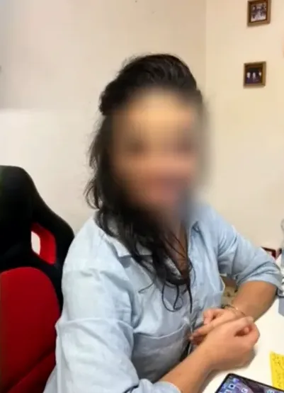 Greta, 33