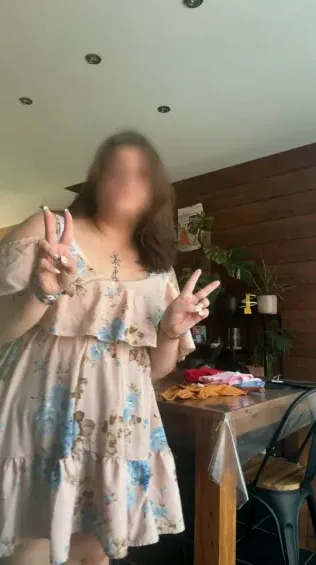 Jana, 23
