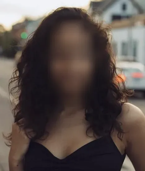 Jasmin, 27