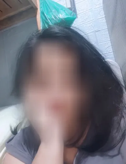 Julia, 37