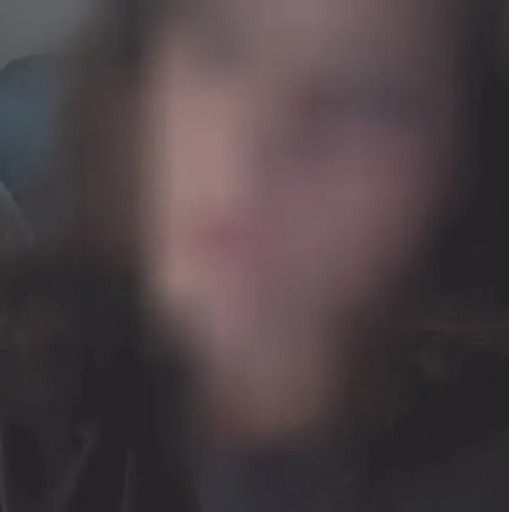 Melanie, 21