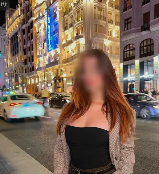 Melanie, 26
