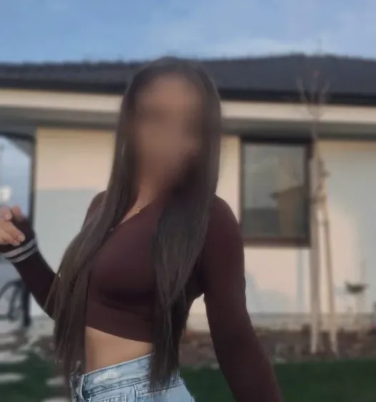 Nicole, 32