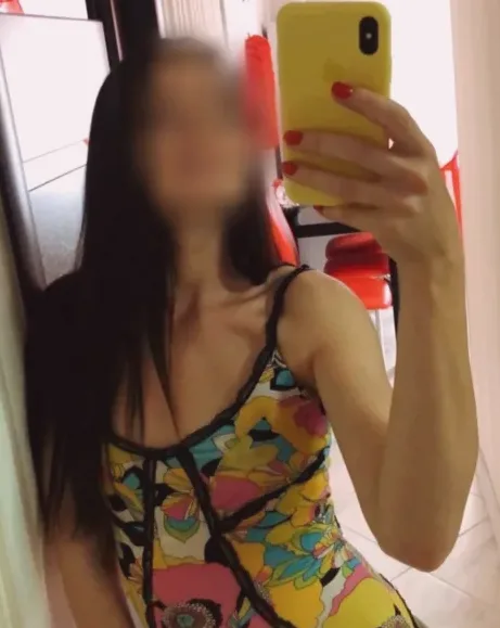 Nina, 35