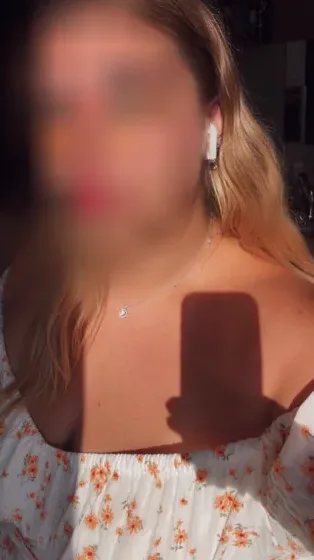 Pia, 27