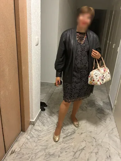 Sarah, 37