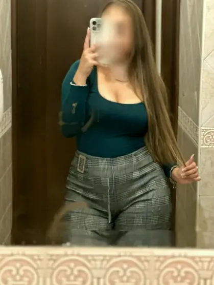 Selma, 24
