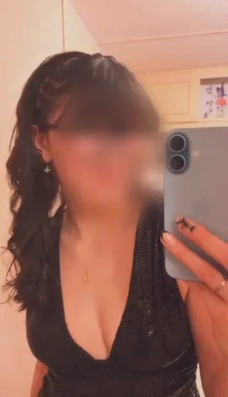 Valerie, 19